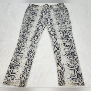 Nygard Slims cream and black snakeskin print skinny ankle jeans size Medium